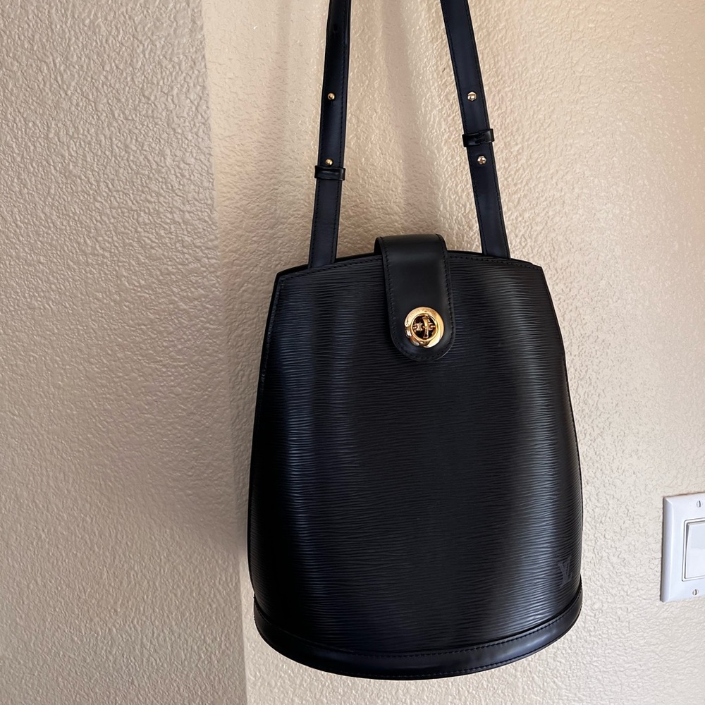 Louis Vuitton Cluny Black Shoulder Bag Epi Leather
